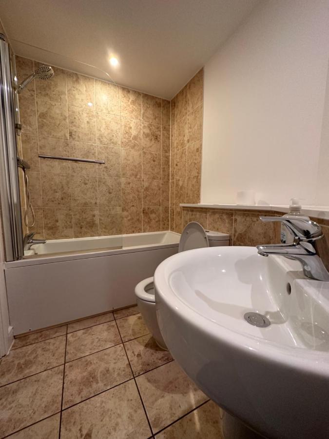 Luxury Apartments - Wallis Square, Farnborough Farnborough  Kültér fotó