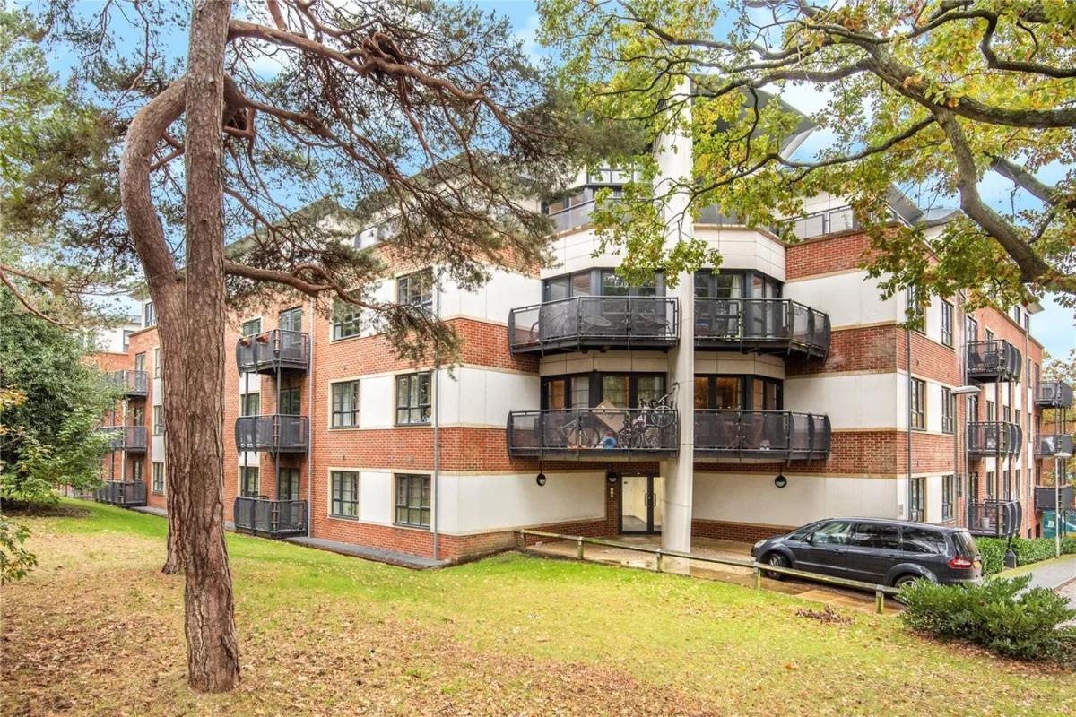 Luxury Apartments - Wallis Square, Farnborough Farnborough  Kültér fotó